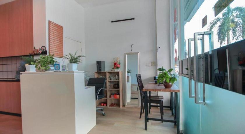 Oyo 1162 Chalong Home Place מראה חיצוני תמונה