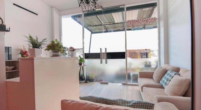Oyo 1162 Chalong Home Place מראה חיצוני תמונה